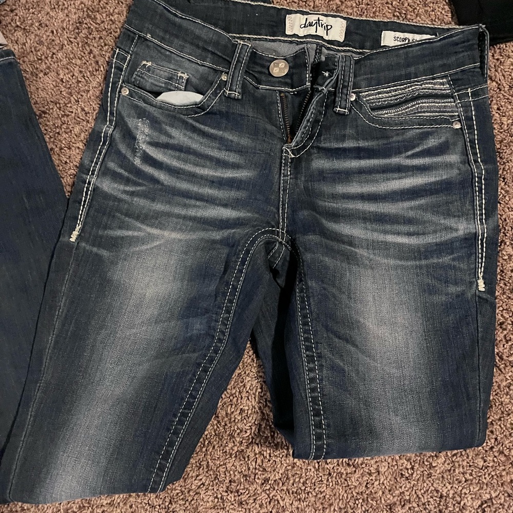 Buckle jeans